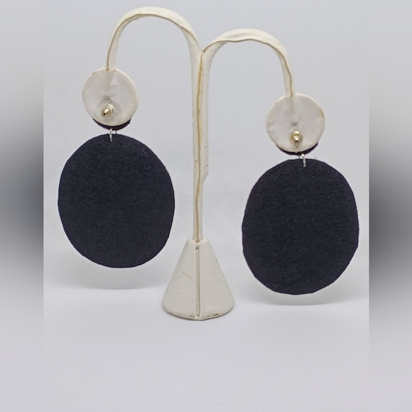 Handcrafted Seed Beeded Earrings - Picture 3 of 5